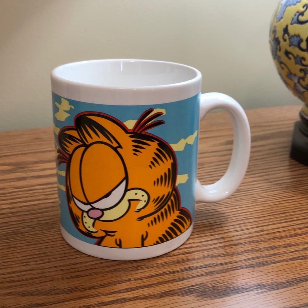 Garfield mug “I don’t do perky” by Paws